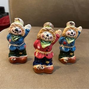 VINTAGE SCARECROW SALT & PEPPER SHAKERS CHINA B27 A02